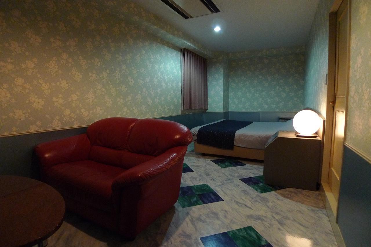 Отель Golf Nirasaki Inter (Adults Only) Экстерьер фото